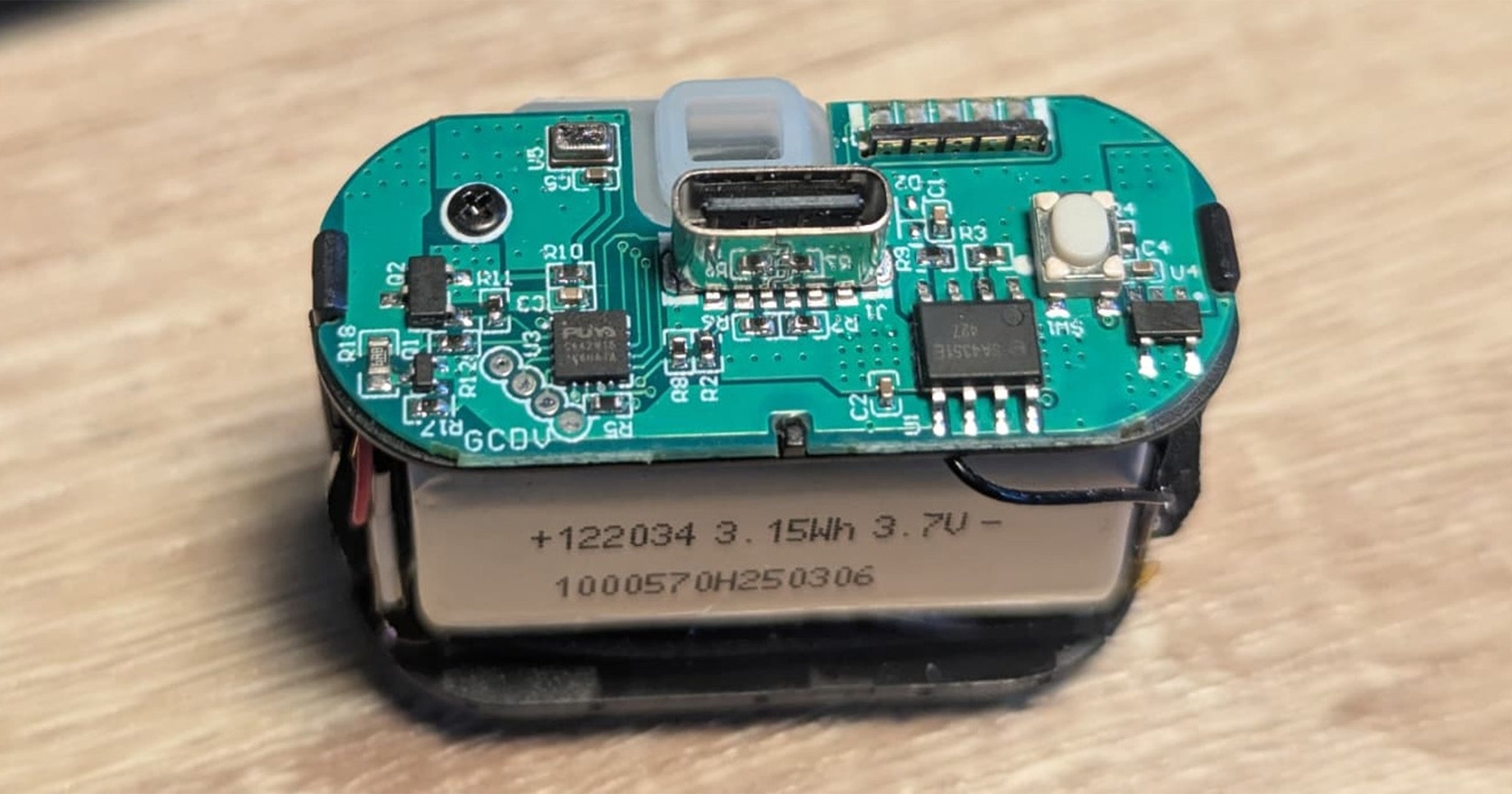 Madman Sets Up Entire Server on Disposable Vape, Hosts Its Own Website