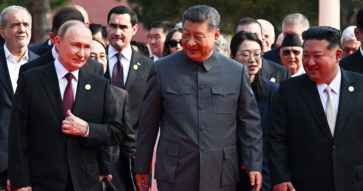 Russian president Vladimir Putin was caught chatting with his Chinese counterpart, Xi Jinping, about organ transplants and immortality.
